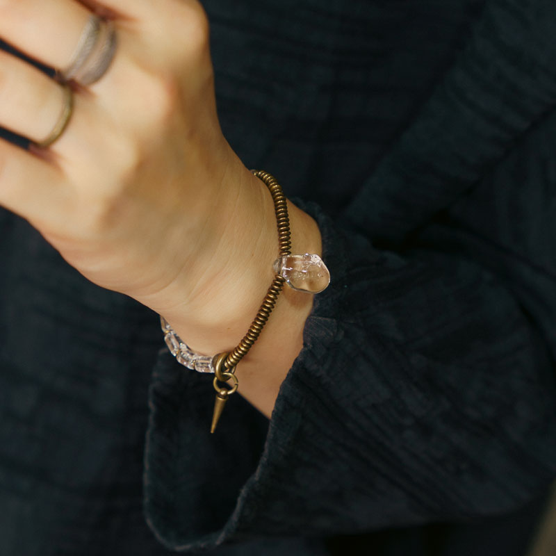 Barrel-Shaped White Quartz & Brass Bracelet