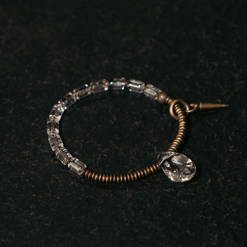 Barrel-Shaped White Quartz & Brass Bracelet